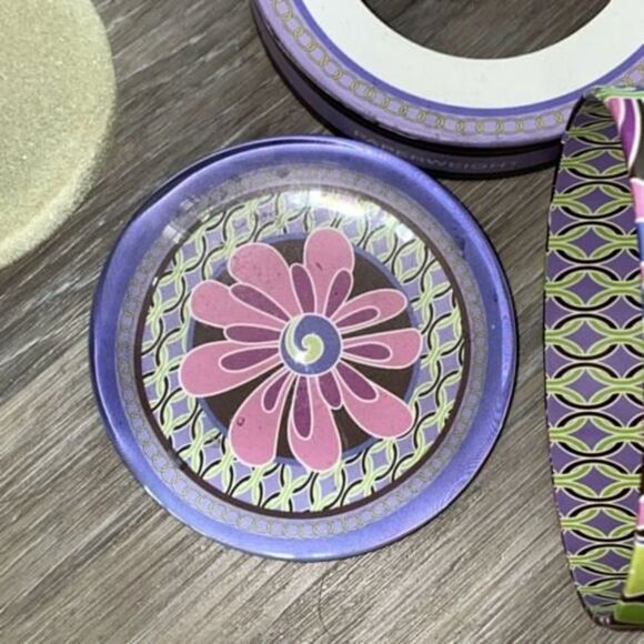 VERA BRADLEY Pinwheel Pink GLASS PAPERWEIGHT Orig Box FLOWER Purple Punch - Picture 2 of 4
